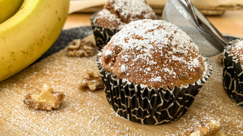 Bananenmuffins mit Walnüssen & Kakaonibs
