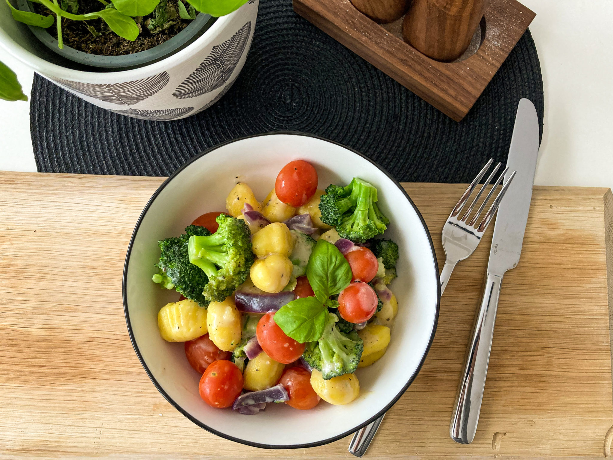 Gnocchi mit Brokkoli &amp; Tomaten | 20-Minuten-Rezept